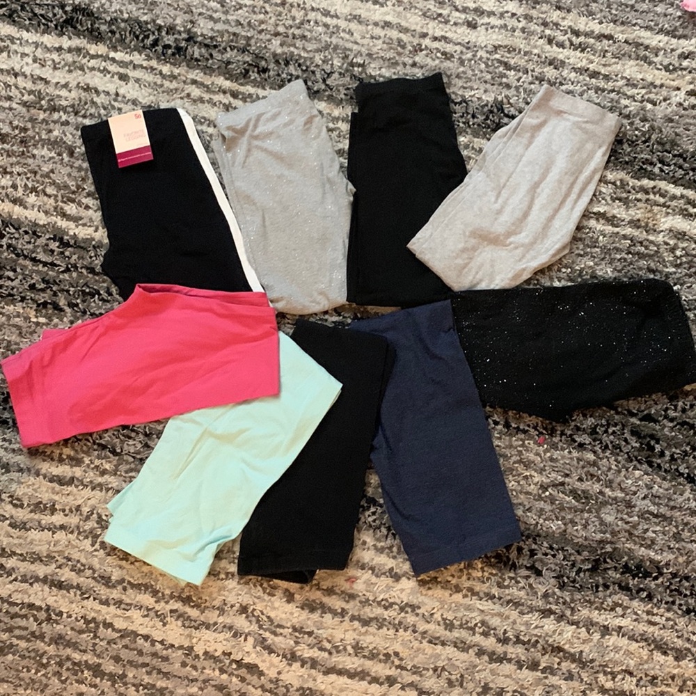 Lot of like new girls size 10/12 plus leggings. 9 pairs 5 wonder nation, 4 SO.